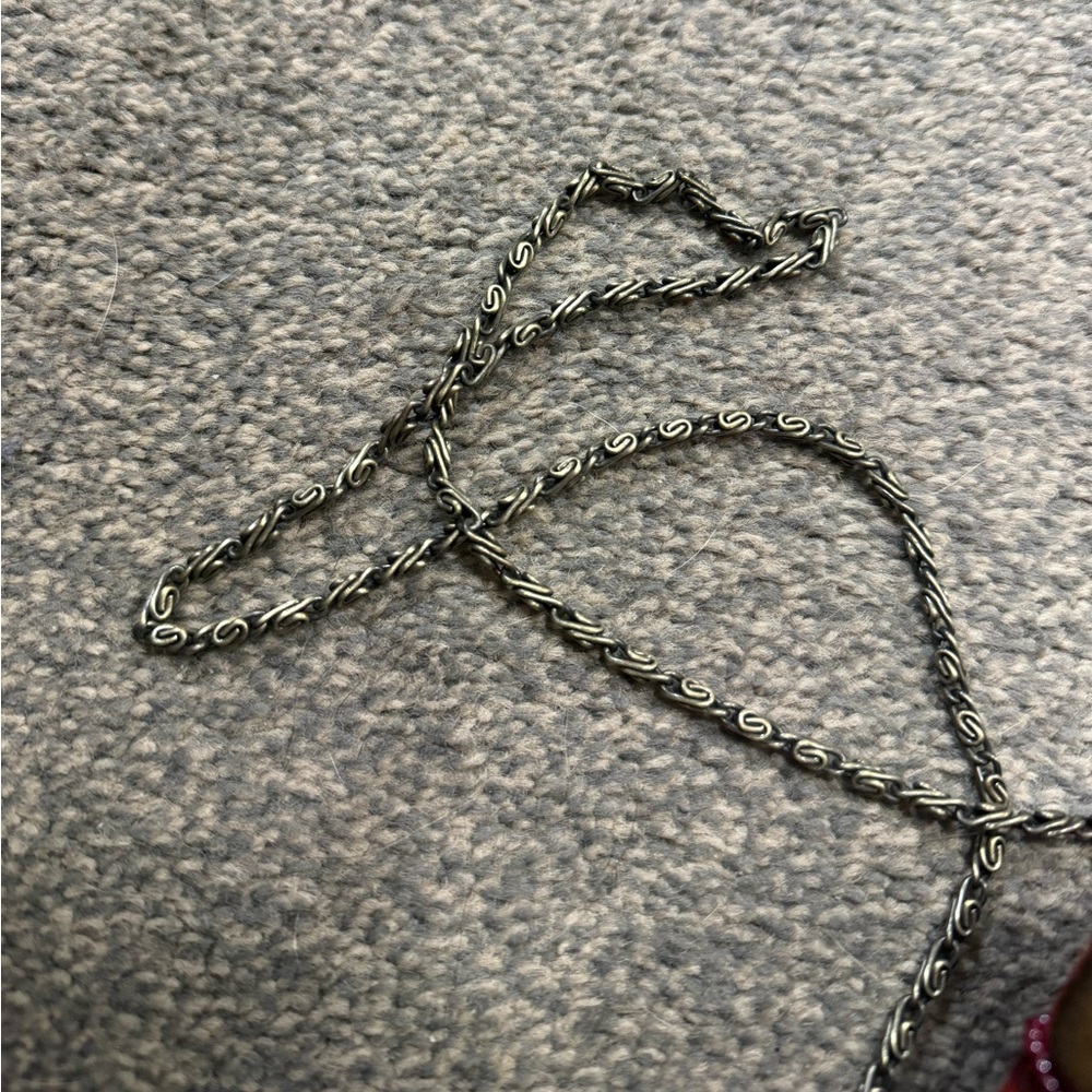 Unique Vintage Chic Floral Embroidered Handbag with Metal Frame - Picture 7 of 8